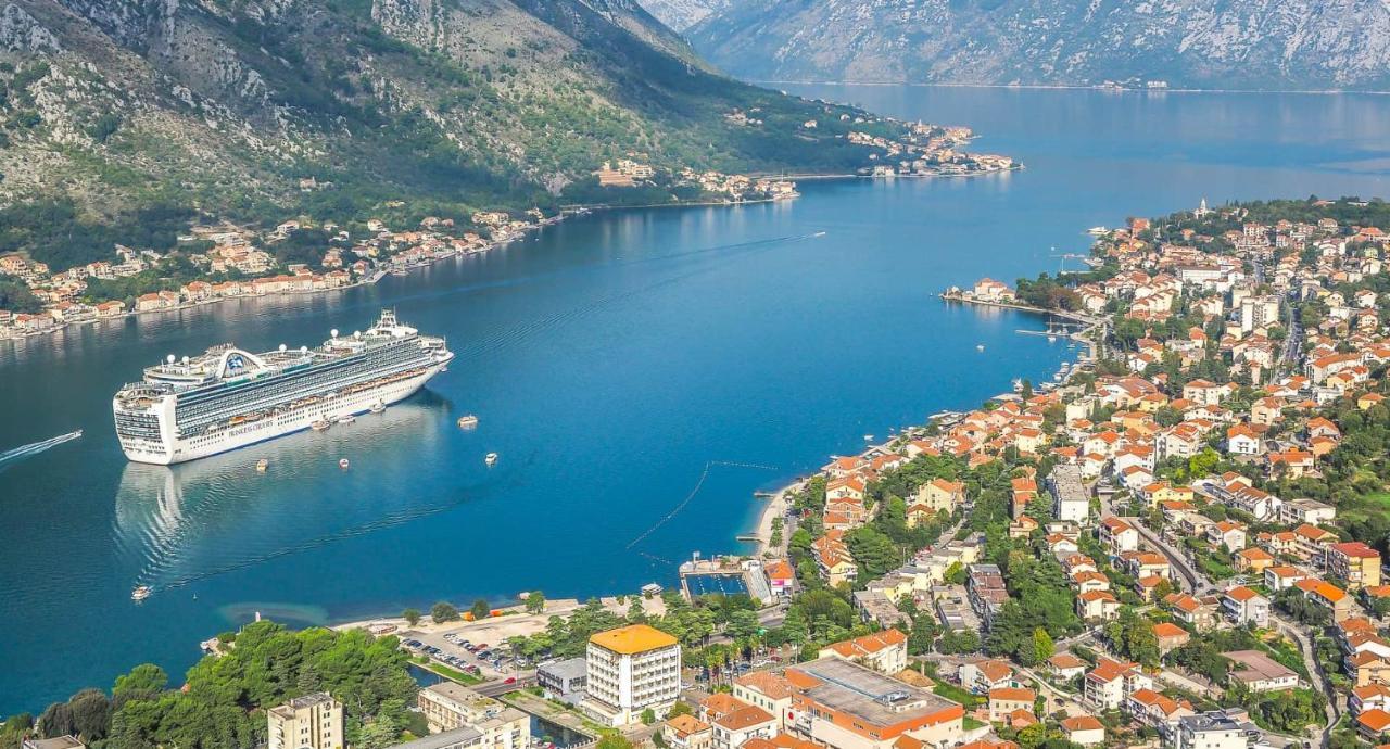 J&M Apartment Kotor Exterior foto